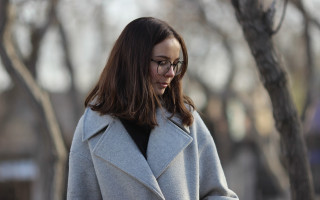 Winter street woman coat glasses - glass free wallpaper
