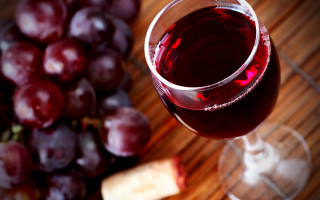 Wine glass grapes corkscrew renaissance - a bunch of grapes free wallpaper
