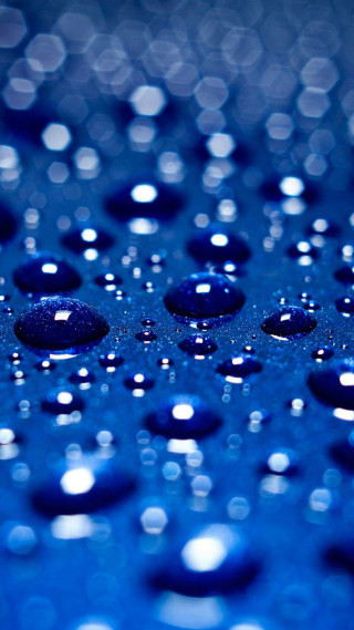 Water droplets blue background macro - white dot free wallpaper