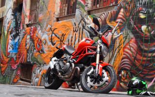 Red motorcycle graffiti wall helmet - graffiti paint free wallpaper