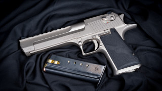 Gun battery black background lighter - chrome free wallpaper