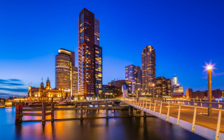 City skyline bridge river night 90 - a city skyline in the background free wallpaper