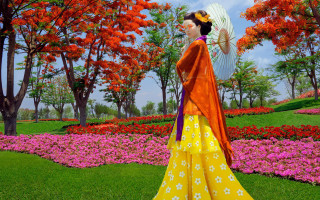 Woman yellow orange kimono garden - impressionist free wallpaper