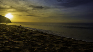 Beach sunset person walking horizon - lightroom free wallpaper