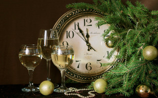 Clock wine glasses ornaments christmas - two glass of wine free wallpaper