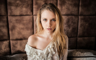Woman white dress bed brown - free portrait wallpaper for desktop