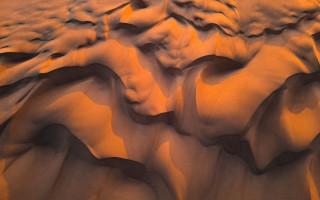 Fire embers breathing sunset orange - the bed free wallpaper
