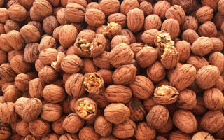 Nuts pile center 4kuhd stock - the middle of them free wallpaper