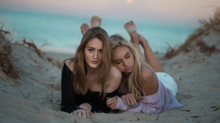 Two women sand relaxing blonde - the sand free wallpaper