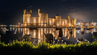 Castle bridge water night cityscape 2 - the water and a bridge in the foreground free wallpaper