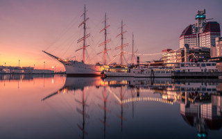Harbor sunset boat city building - a harbor free wallpaper