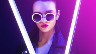 Woman sunglasses lightsaber purple background - christian w. staudinger free wallpaper