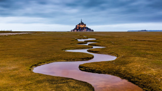 Castle river grassy field romanesque - chris labrooy free wallpaper