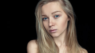 Blonde woman blue eyes portrait 4 - blue eye free wallpaper