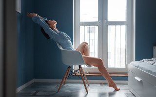 Woman chair window legs up - elizabeth polunin free wallpaper