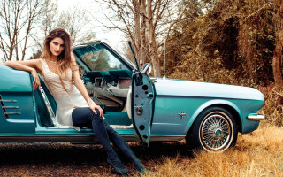 Aramenta vail blue car field - contemporary fashion free wallpaper