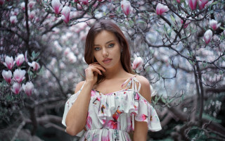 Woman pinkflowers portrait nature spring - branch free wallpaper