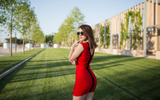 Red dress woman park cityscape - adrienn henczné deák free wallpaper