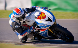 Motorcycle race track helmet blurry - dave allsop free wallpaper