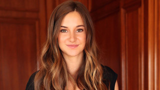 Woman smiling longhair blacktop portrait - brown hair free wallpaper