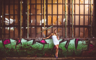 Woman white dress graffiti cellphone - a graffiti free wallpaper
