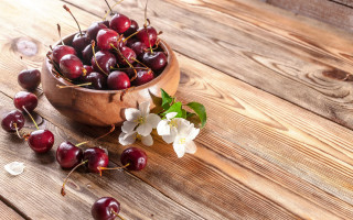 Cherry flower candle wooden table - betty merken free wallpaper