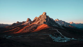 Mountain road house snow beach - the top of it free wallpaper