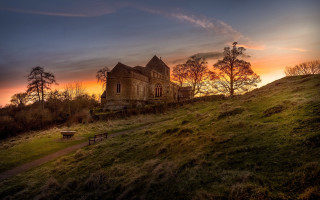 Castle hill sunset trees bench - a bench in the foreground free wallpaper