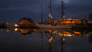 Harbor boat fullmoon night city - a harbor free wallpaper