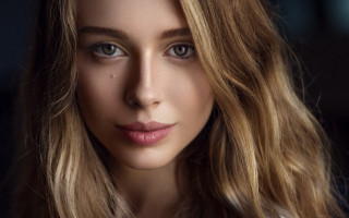 Blonde woman blue eyes serious 8 - blue eye free wallpaper