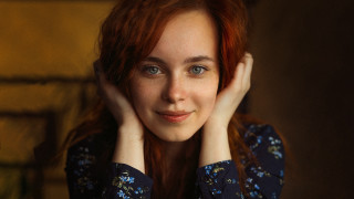 Redhair blueeyes posing smile portrait - anka zhuravleva free wallpaper