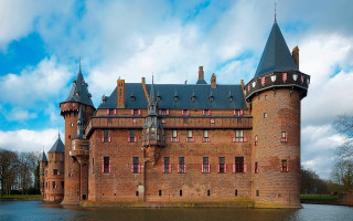 Castle clocktower water mountains city - barthel bruyn free wallpaper