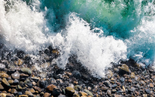 Wave rocky beach green ocean - a rocky beach free wallpaper