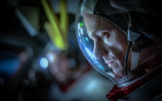 Space suit man helmet light - a man in a space suit free wallpaper