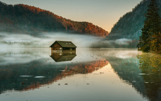 Lake mountains fog house reflection - a house free wallpaper for desktop