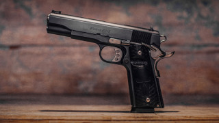 Black gun wooden table cobra - a wooden table free wallpaper