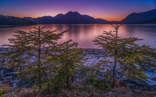 Sunset lake mountains trees clouds 2 - a sunset over a lake free wallpaper
