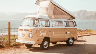 Van roof tent water mountains - a van free wallpaper