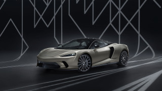 Silver sports car dark room 18 - the wall behind free wallpaper