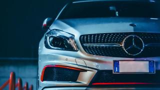 Mercedes benz garage hood tiltshift - a garage free wallpaper