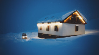 House car snow night windows - a car free wallpaper