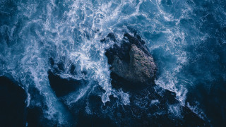 Ocean rock waves moon stars - wave free wallpaper