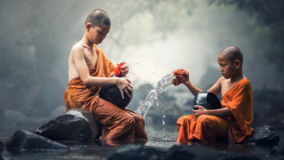 Two monks playing water bald - fang congyi free wallpaper