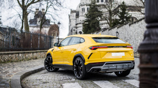 Yellow lamb suv cobblestone castle - a cobblestone street in front free wallpaper