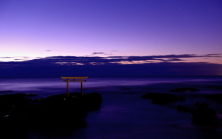 Purple sky ocean city lights - in the foreground free wallpaper