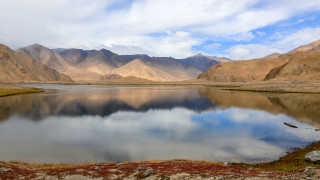 Lake mountains cloudy sky beach - cloudy free wallpaper