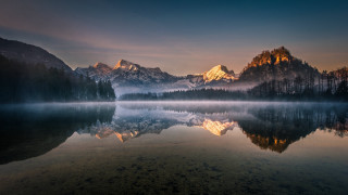 Mountain reflection lake sunset foggy - foggy free wallpaper