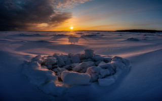 Sunset snowy landscape clouds dusk - rim light free wallpaper