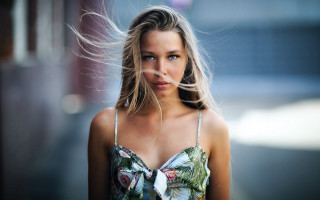 Flowered top blowing hair portrait - the wind free wallpaper for desktop