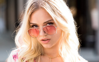Woman sunglasses necklace fur portrait - her face and a necklace free wallpaper